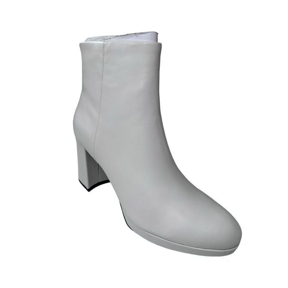 Calvin Klein Uda Boots Ivory Womens Size 9.5 New in Box - Picture 1 of 7